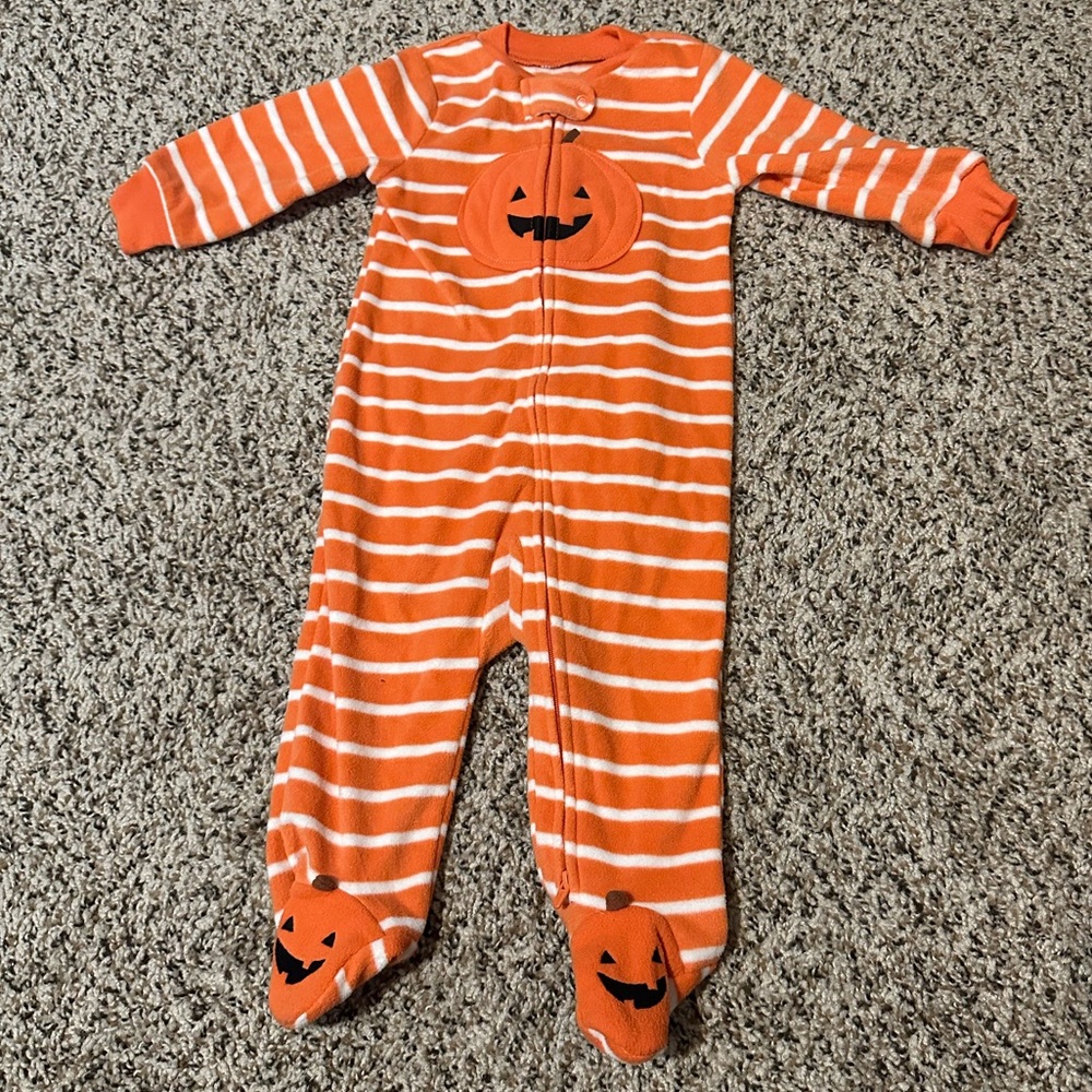2/$15‼️ Pumpkin Footed Onesie